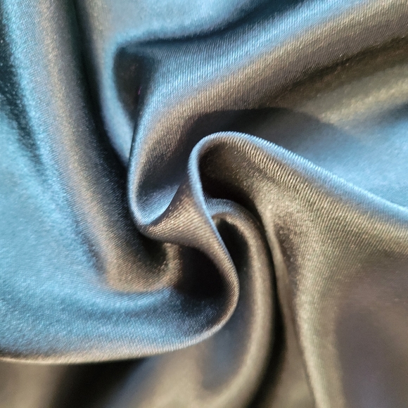 Escapades women's satin like green with embroidered trim camisole size small - Picture 8 of 14